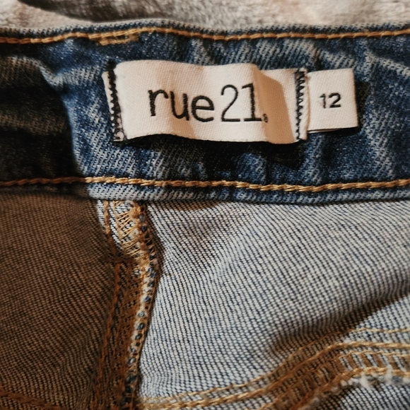 Rue 21 sz 12 distressed Jeans - Picture 3 of 4
